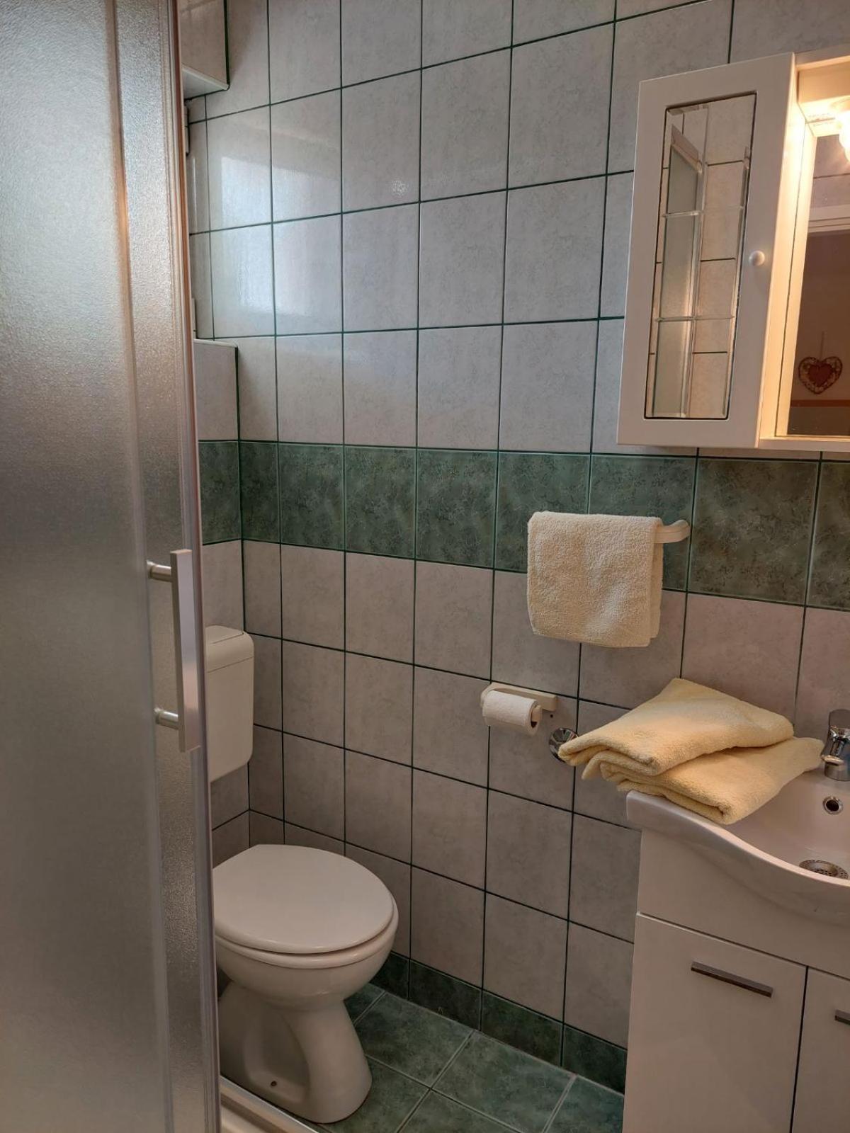 Rooms Hodanic クルク 部屋 写真