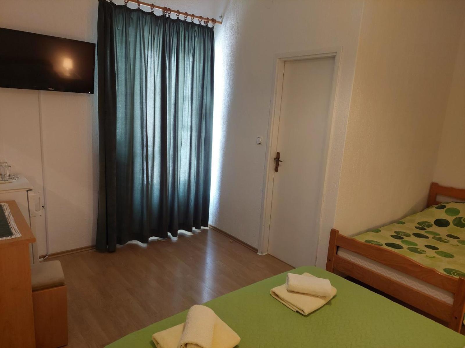 Rooms Hodanic クルク 部屋 写真