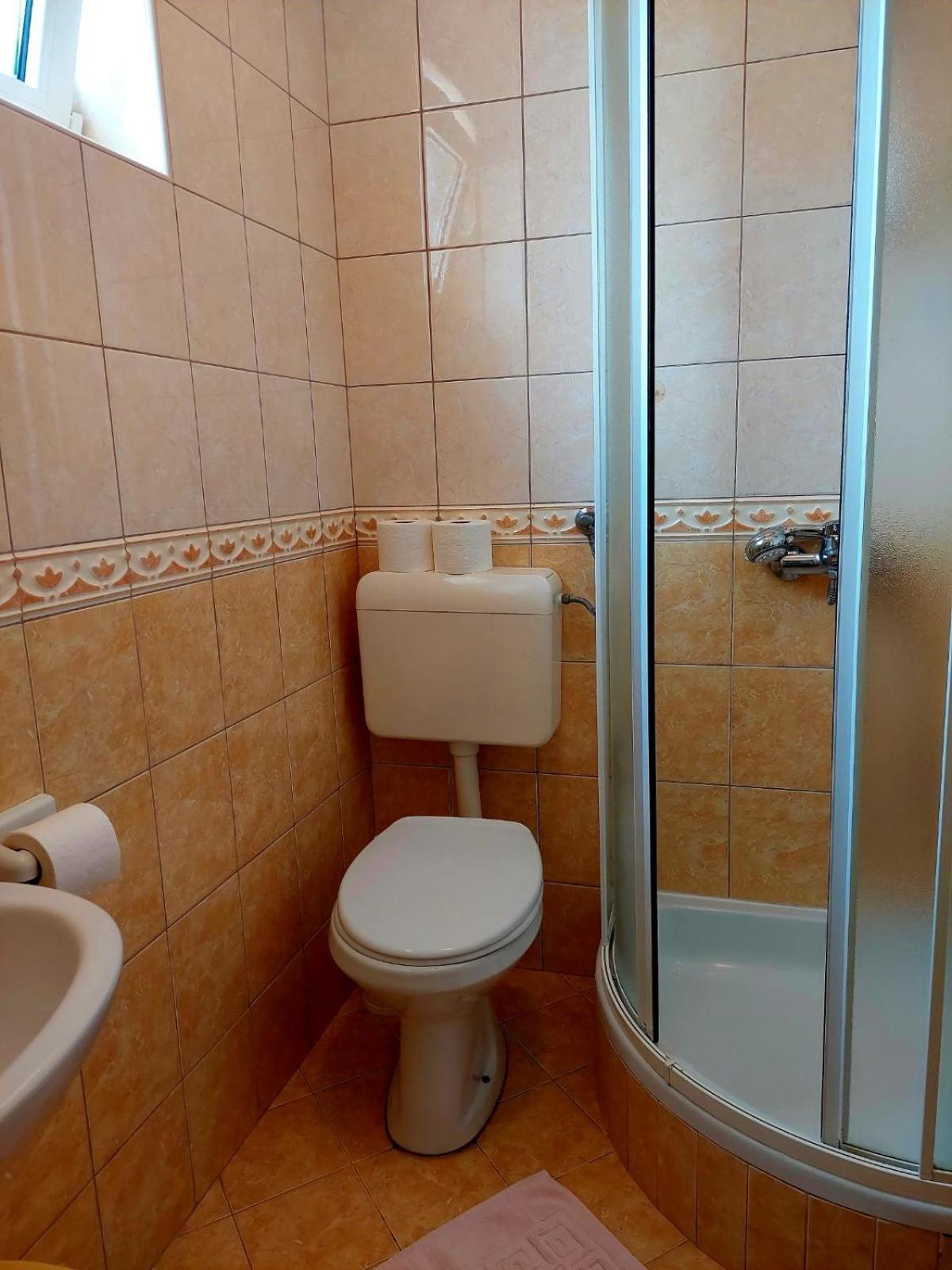 Rooms Hodanic クルク 部屋 写真