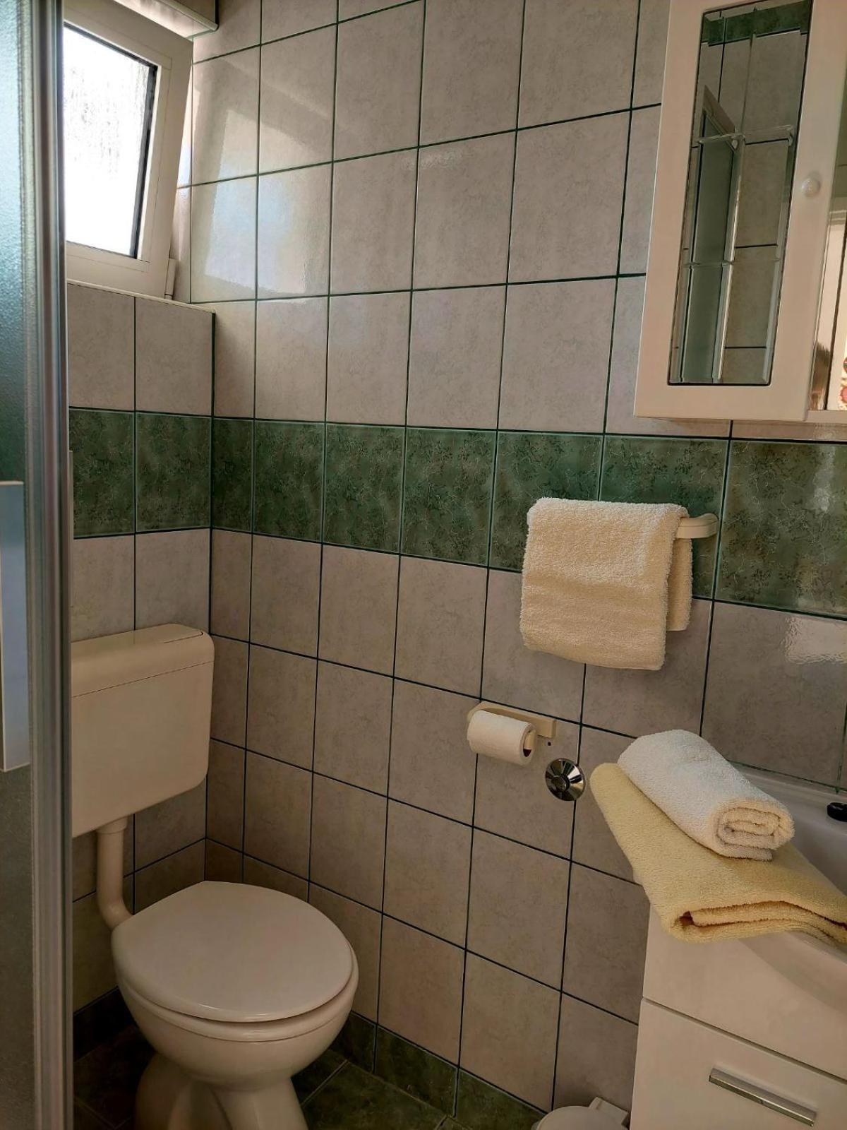 Rooms Hodanic クルク 部屋 写真