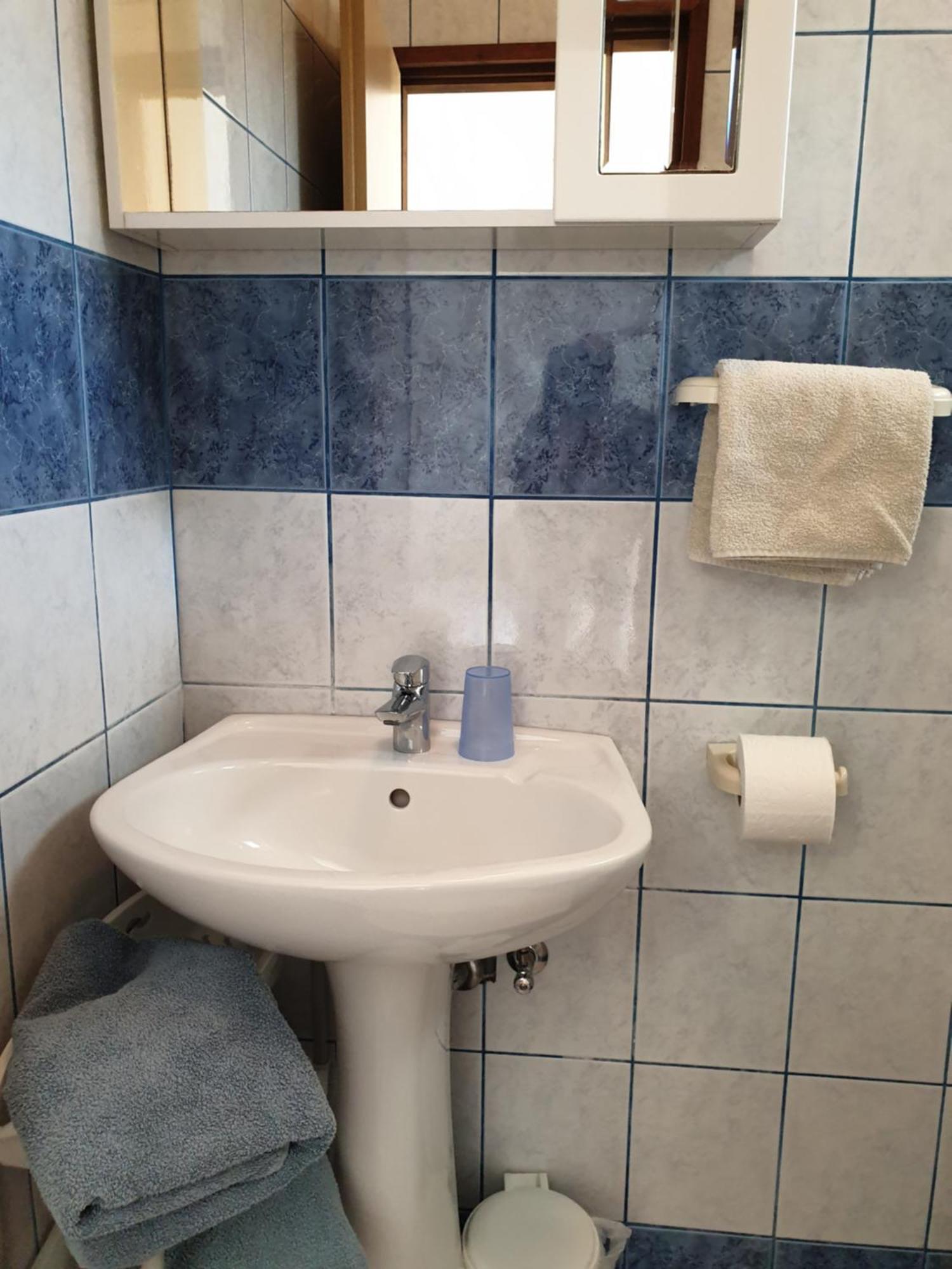 Rooms Hodanic クルク 部屋 写真